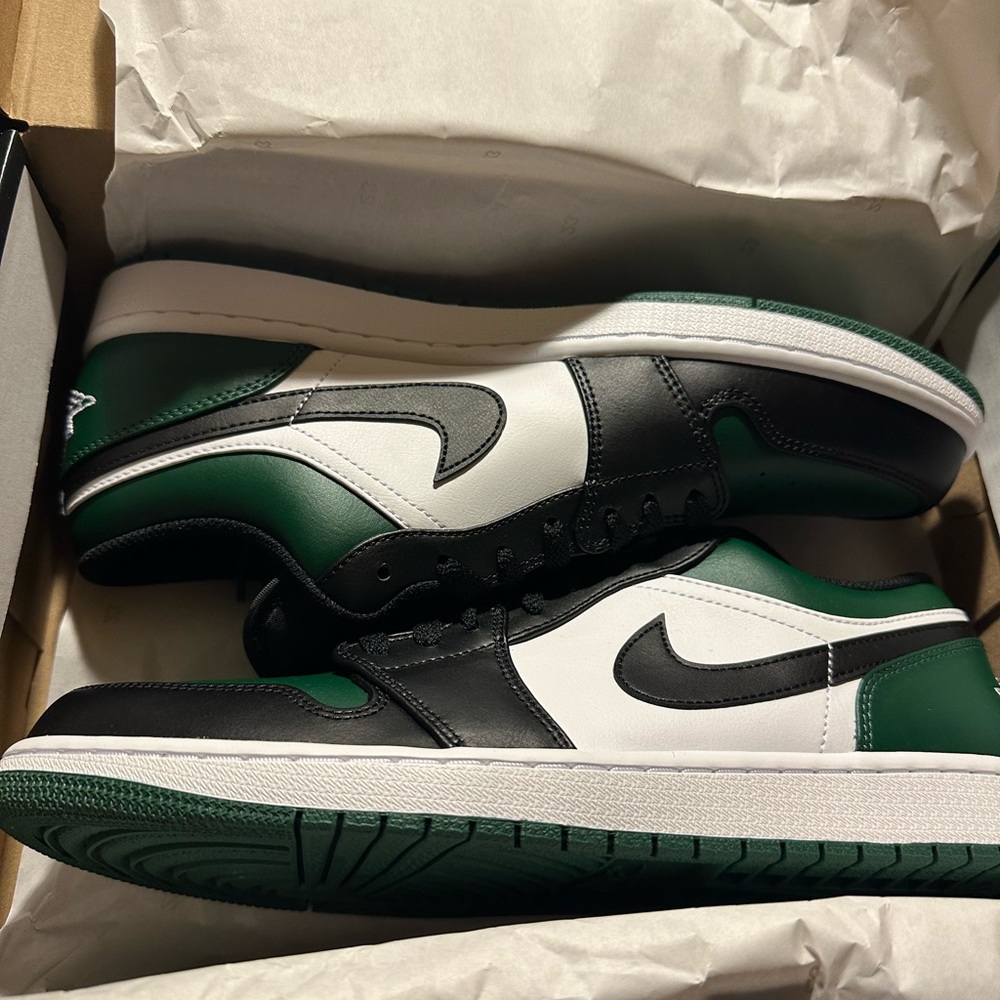 Air Jordan 1 low “Green Toe” Sz.12 brand new unopened dead stock